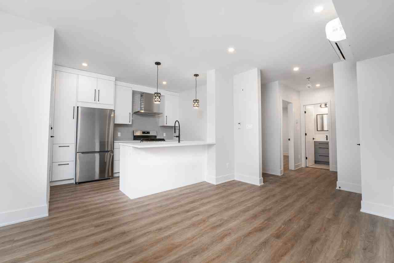85 Rosemount Avenue - Photo 4 of 19