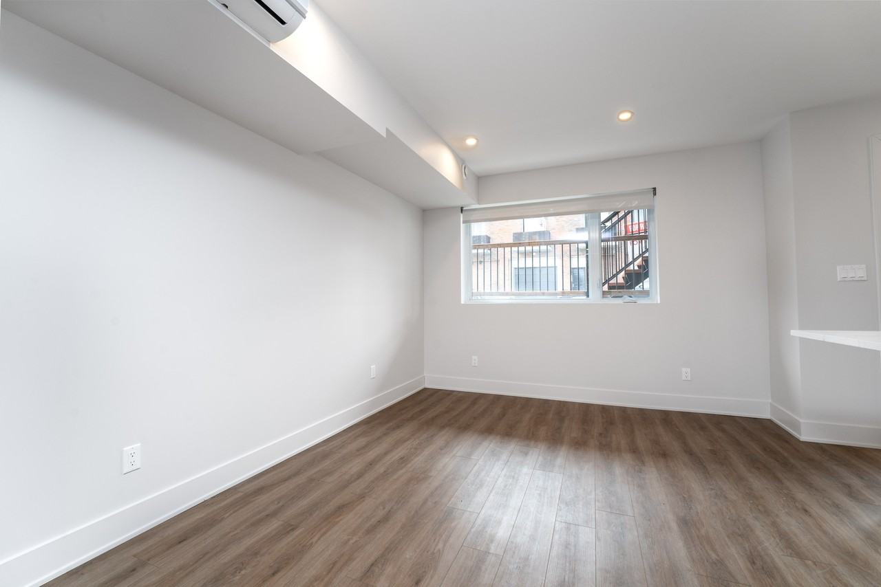 85 Rosemount Avenue - Photo 5 of 19