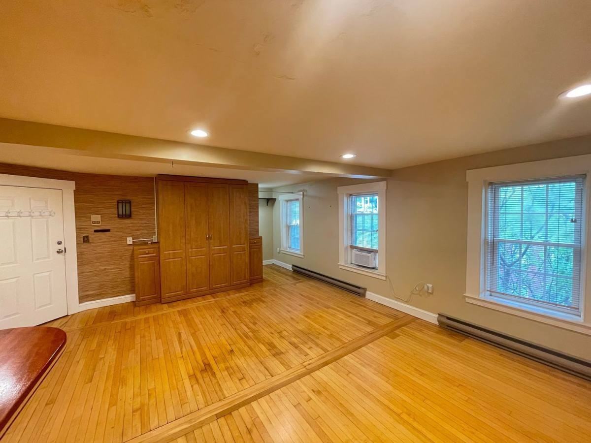 131 W Merrimack St #3 - Photo 5 of 10