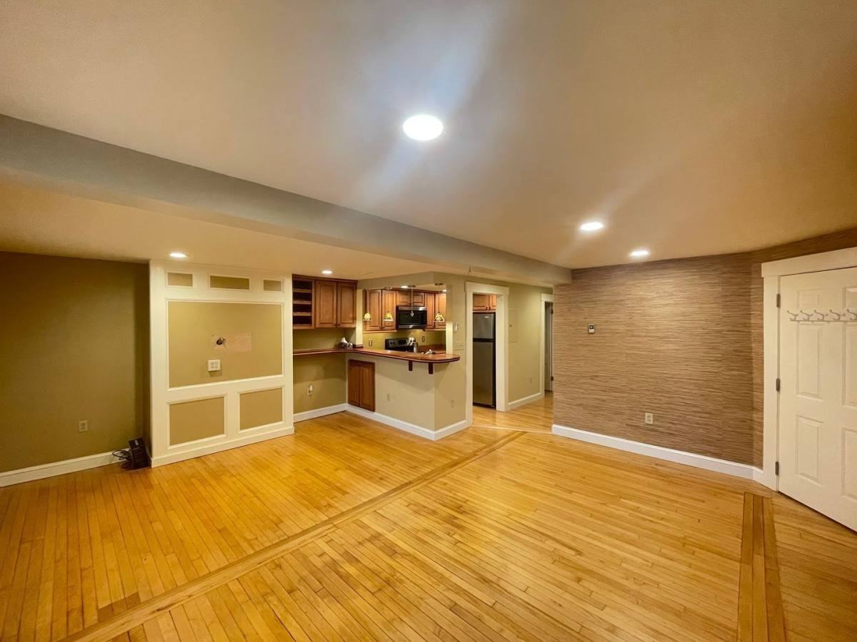 131 W Merrimack St #3 - Photo 7 of 10