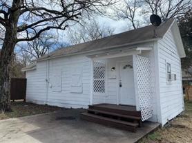 1102 E Lamar St #A - Photo 1 of 1