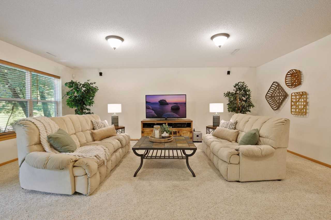 16487 Jarreau Ct #1 - Photo 4 of 42