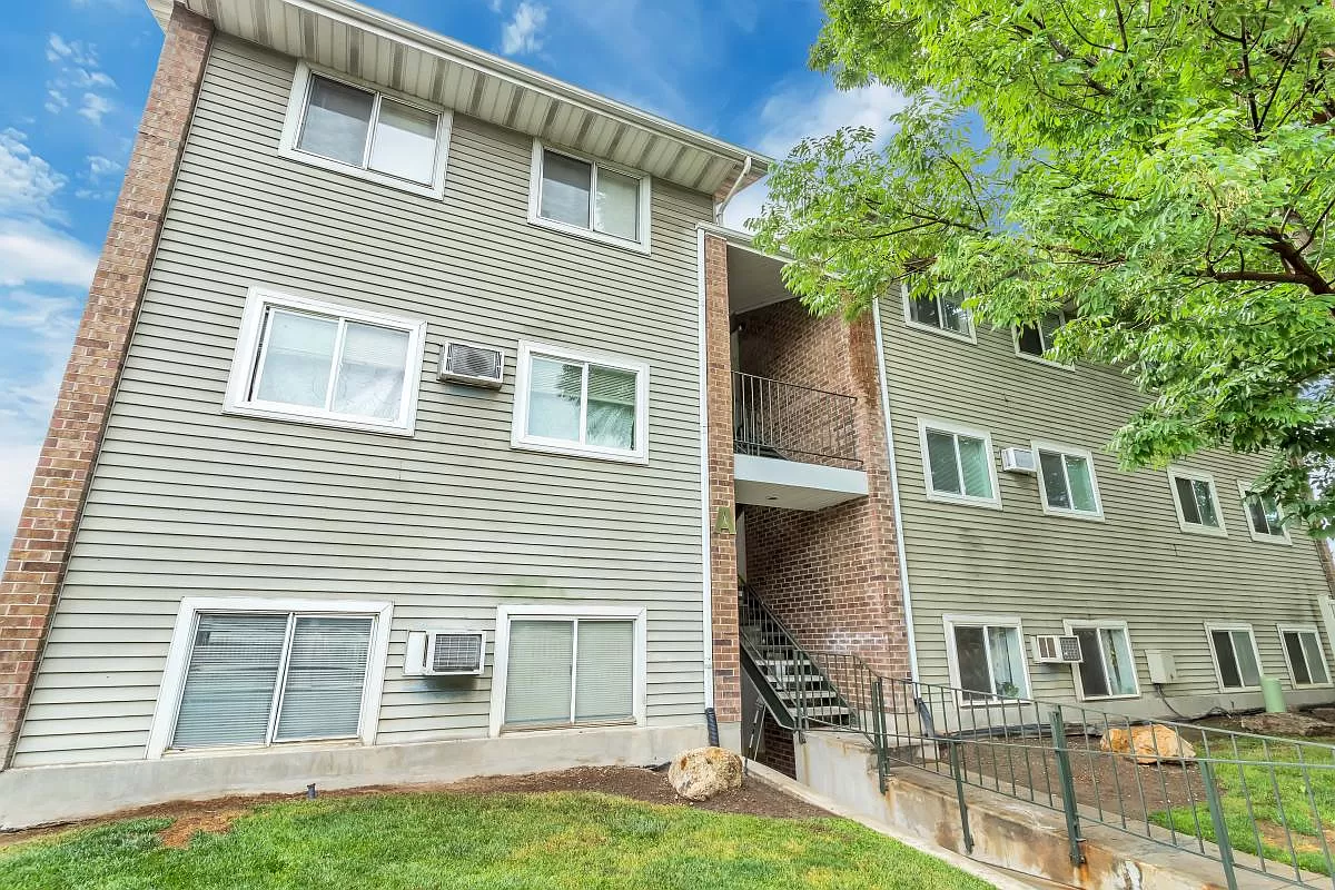 1557 Westsouth #1 - Photo 4 of 19