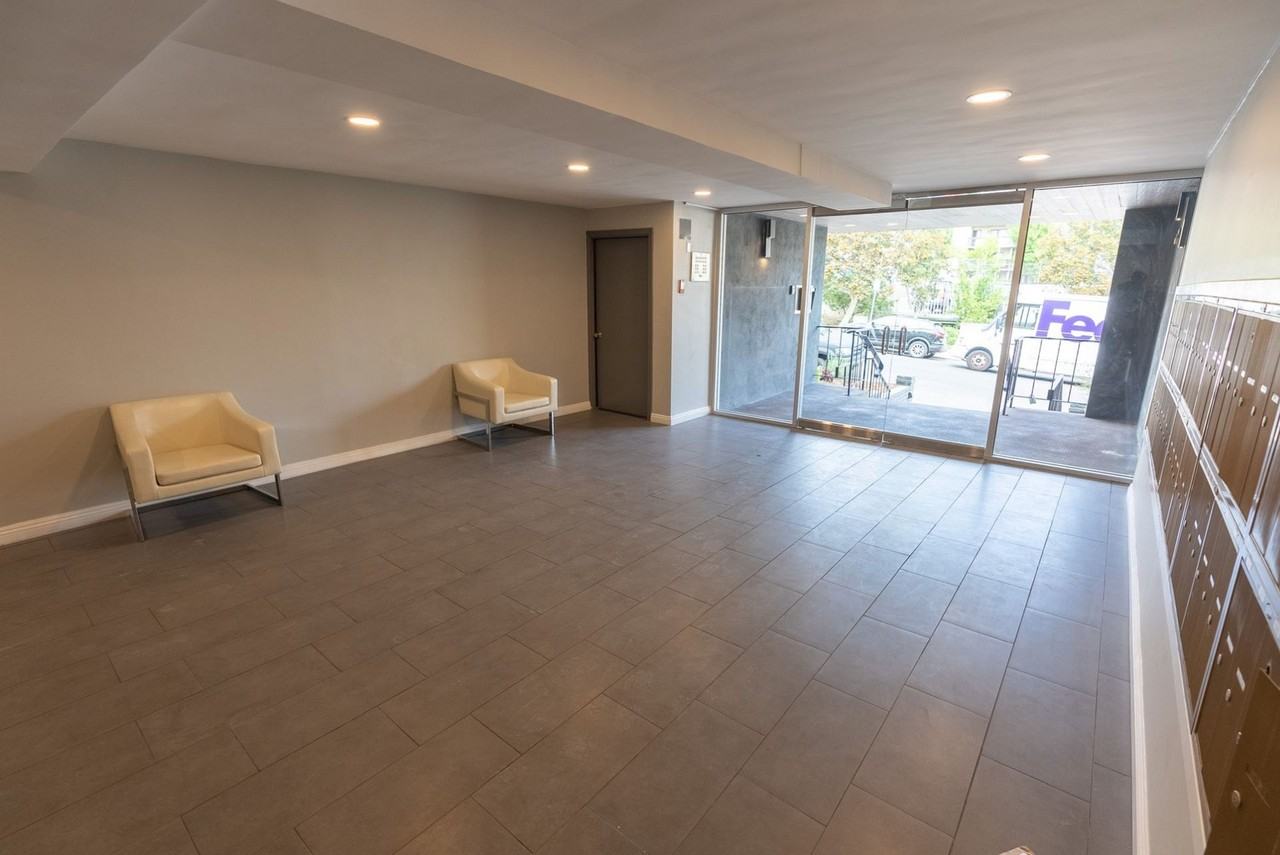 1635 North Martel Avenue - Photo 6 of 34