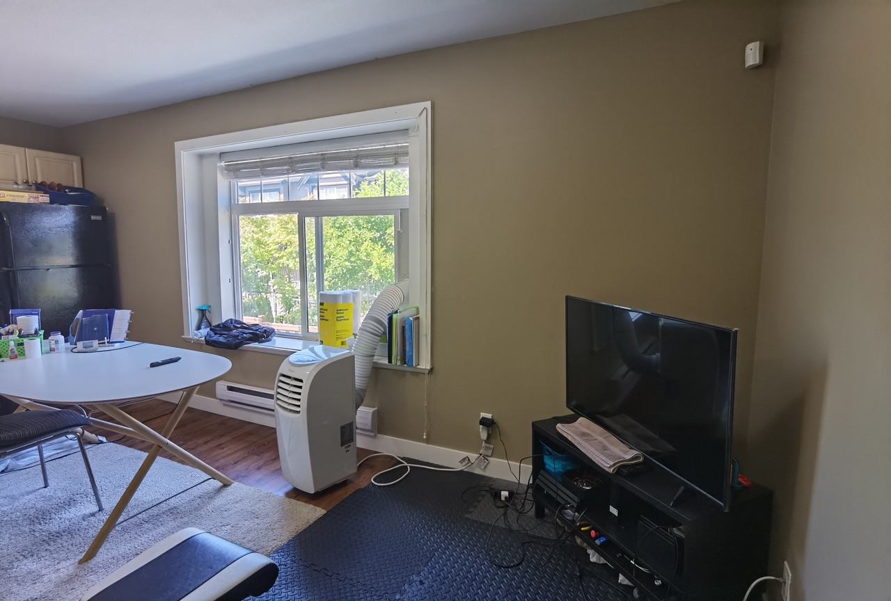 19425 67A Avenue - Photo 6 of 17