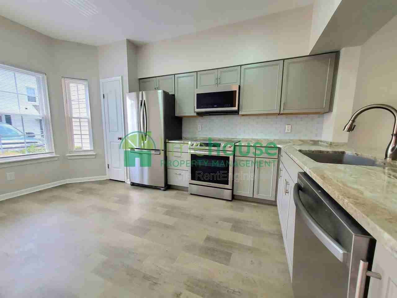 4942 April Ave - Photo 7 of 18