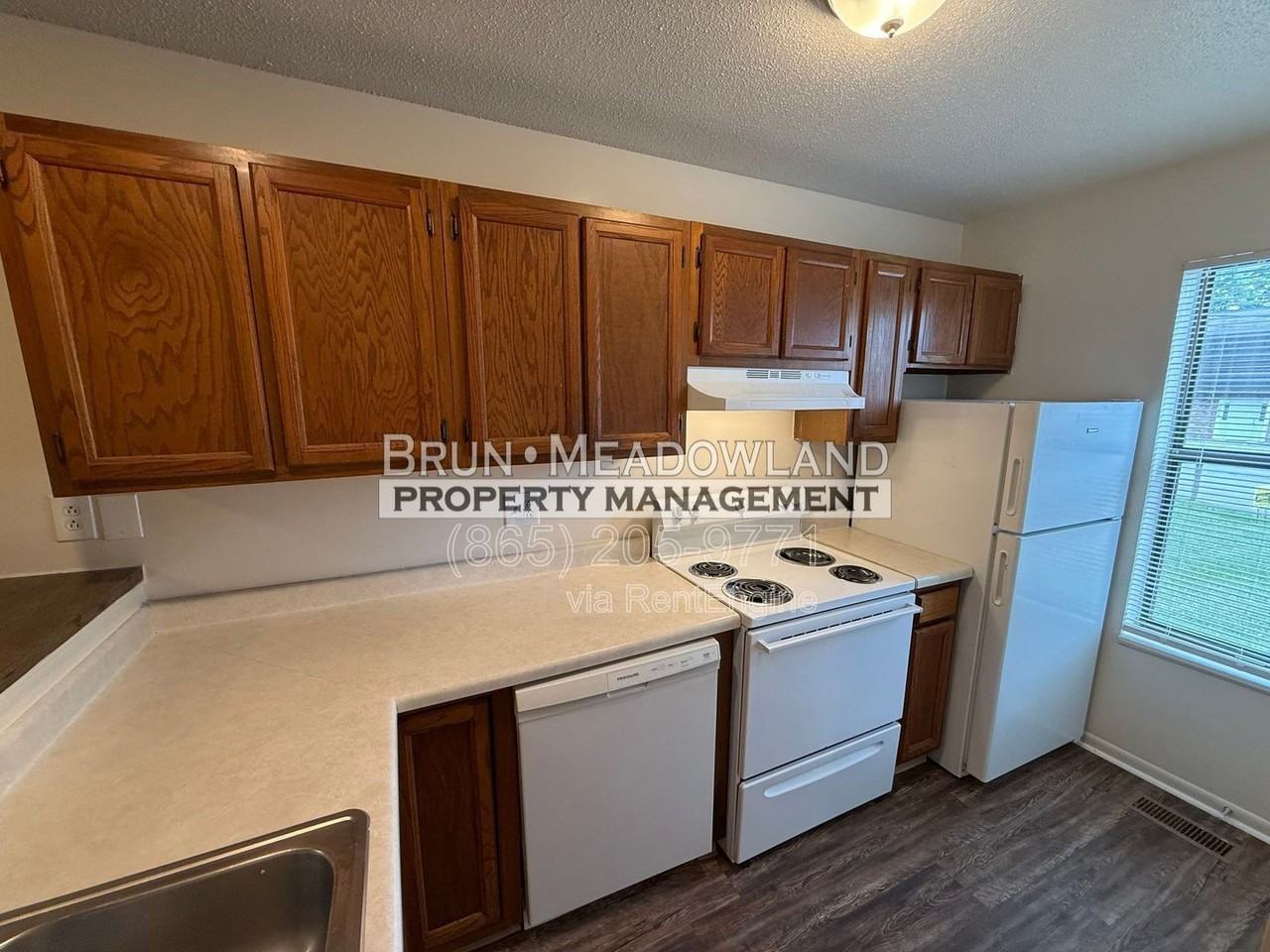 10409 Victoria Dr #D - Photo 5 of 39