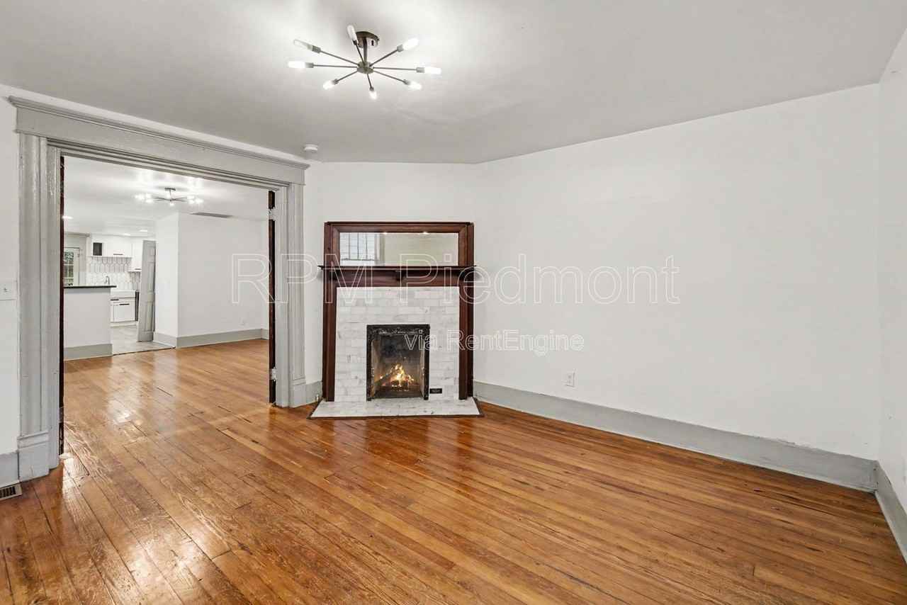 931 Oglethorpe Ave Sw - Photo 2 of 29