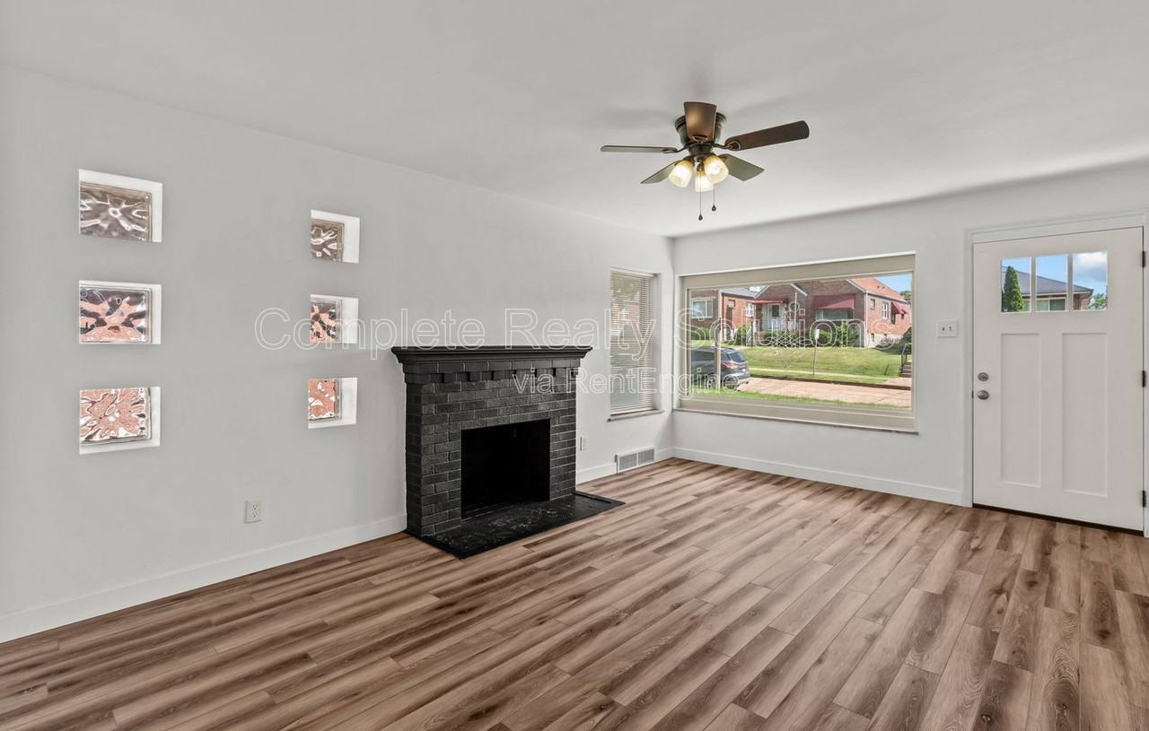 5655 Potomac St - Photo 2 of 30