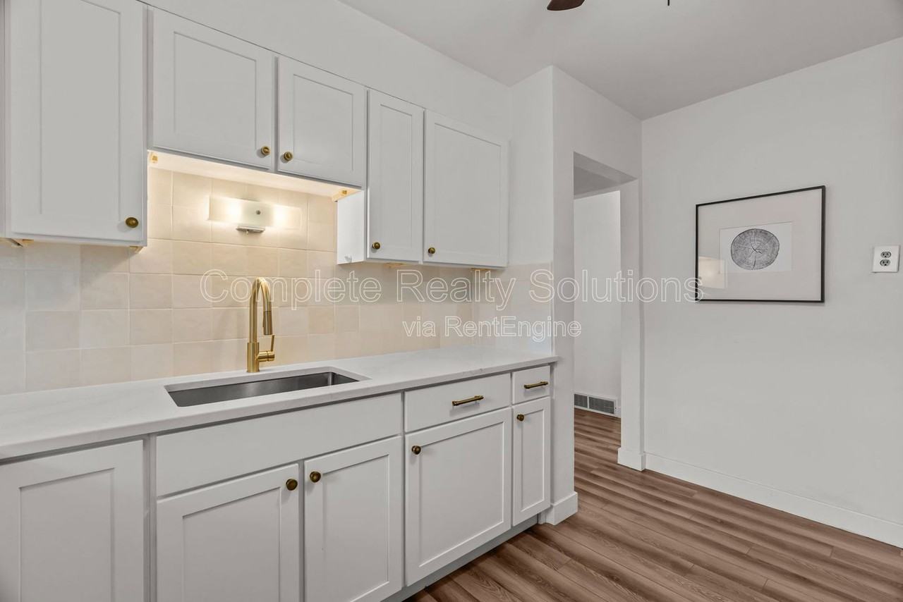 5655 Potomac St - Photo 7 of 30
