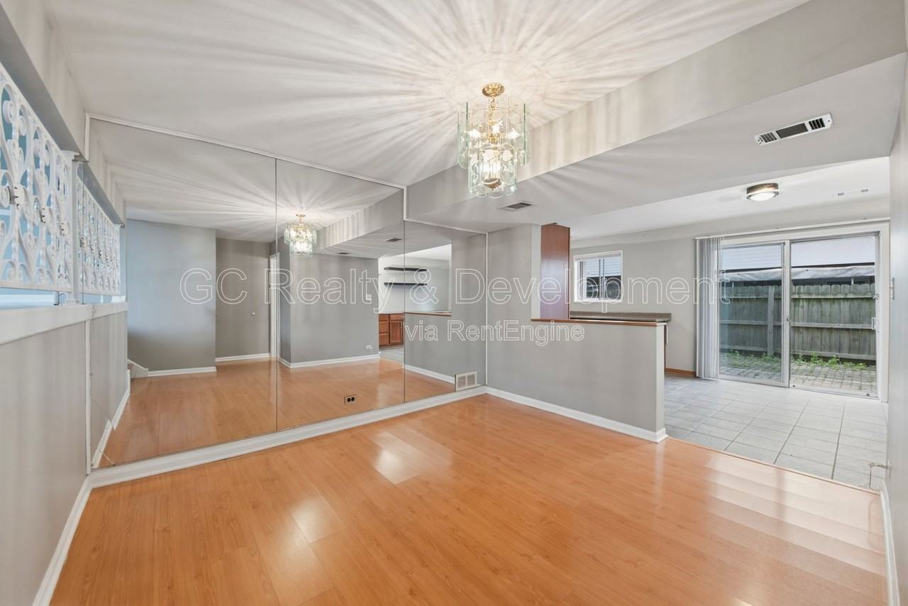 9517 Terrace Pl - Photo 4 of 21