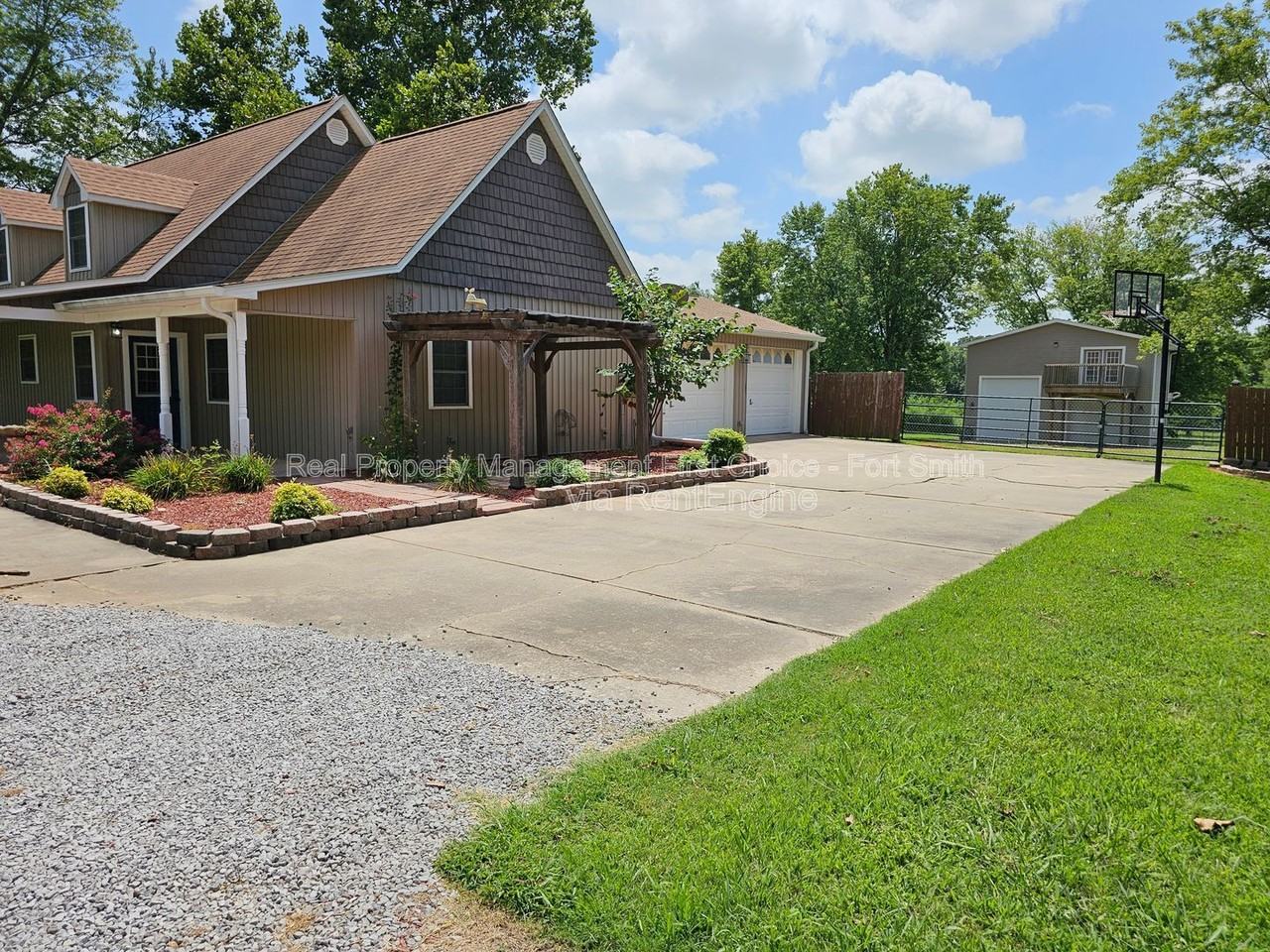 1300 Armistead Rd - Photo 4 of 45