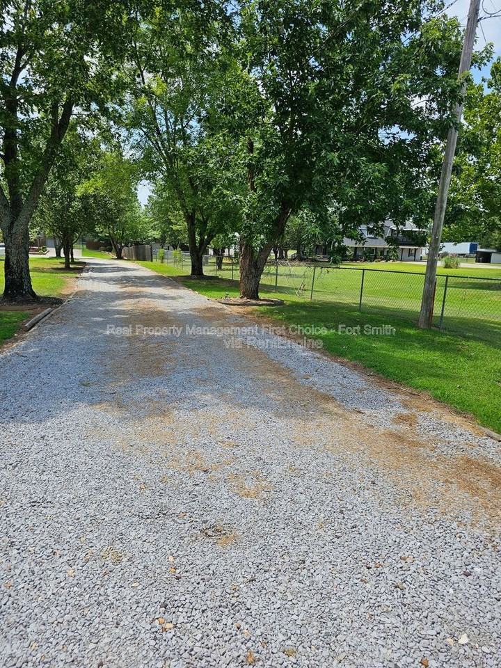 1300 Armistead Rd - Photo 6 of 45