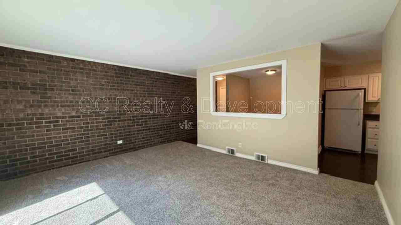 20 Simpson St #G - Photo 3 of 17