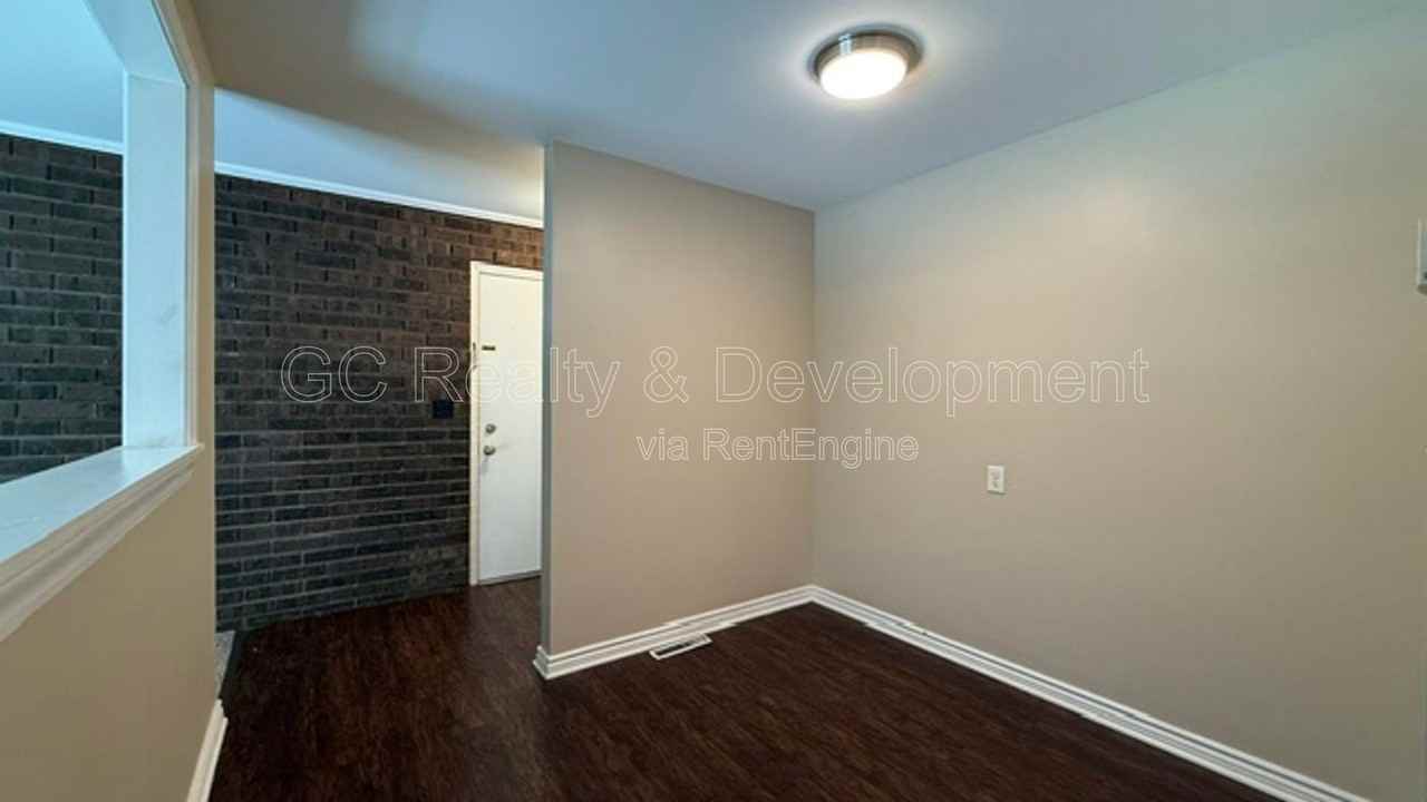 20 Simpson St #G - Photo 5 of 17