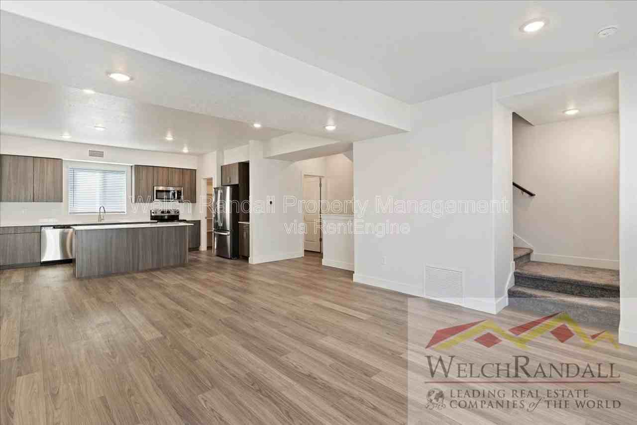 2348 W James Way - Photo 5 of 38