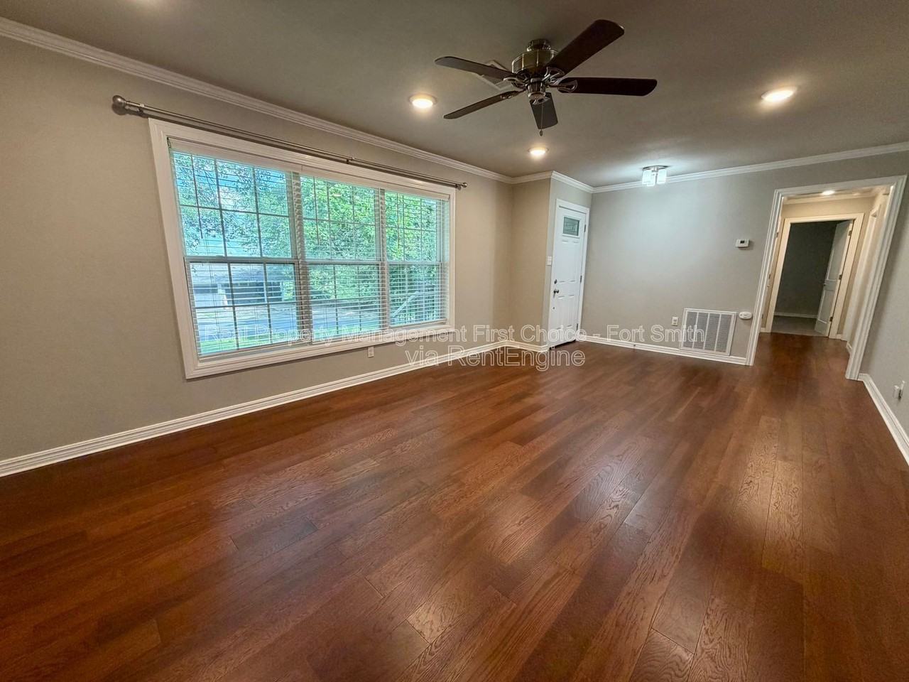 2120 Garner Ln - Photo 5 of 44