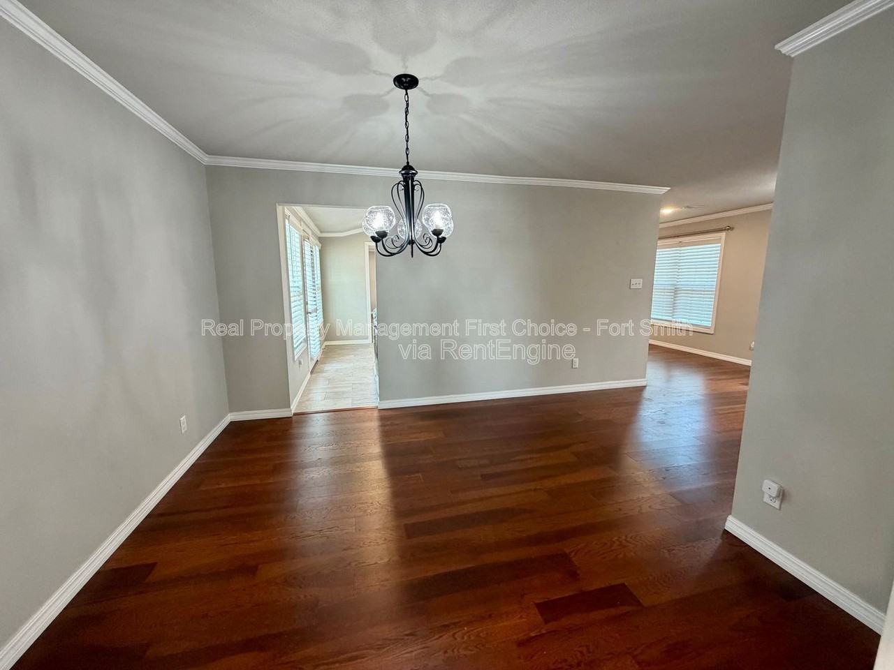 2120 Garner Ln - Photo 6 of 44