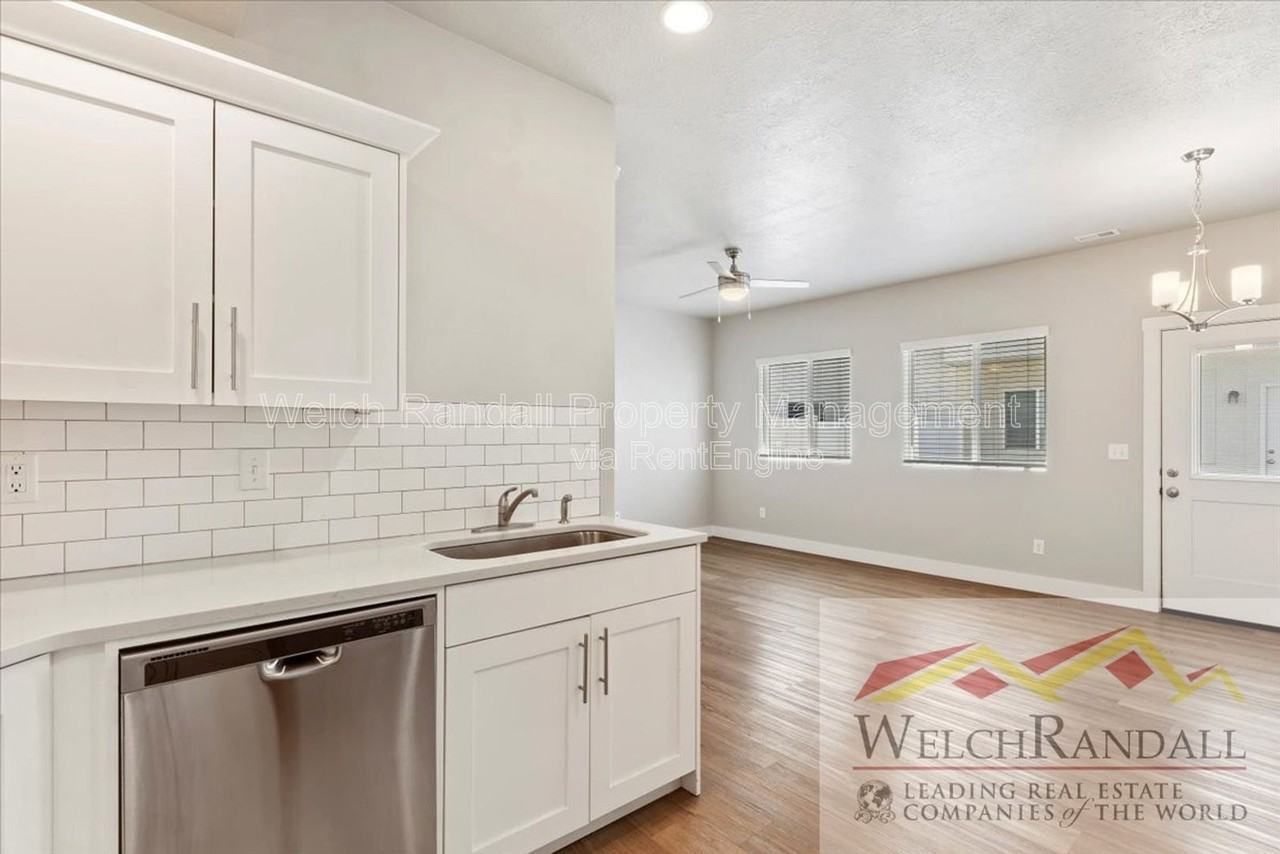 2673 S 2300 W #251 - Photo 6 of 27