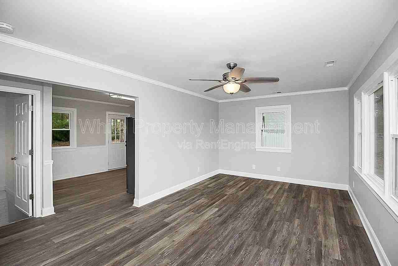 604 Westwood Cir - Photo 4 of 27