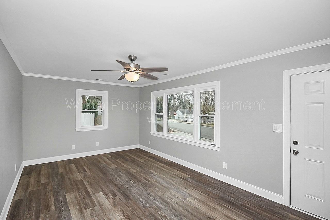 604 Westwood Cir - Photo 5 of 27