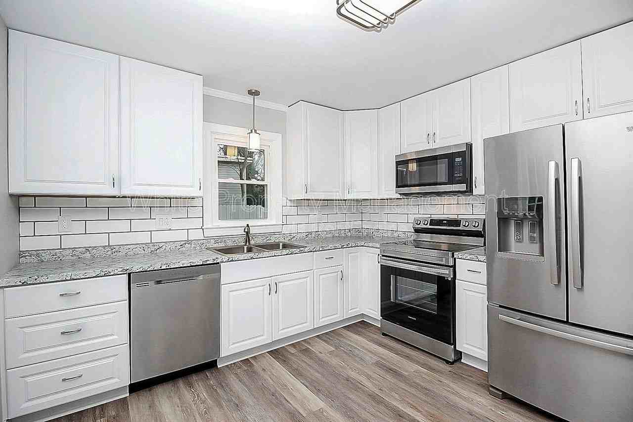604 Westwood Cir - Photo 6 of 27