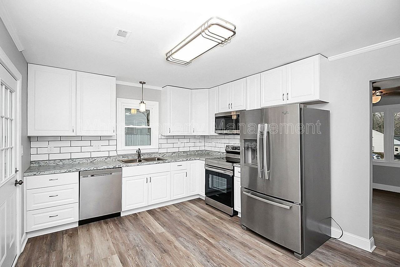 604 Westwood Cir - Photo 7 of 27