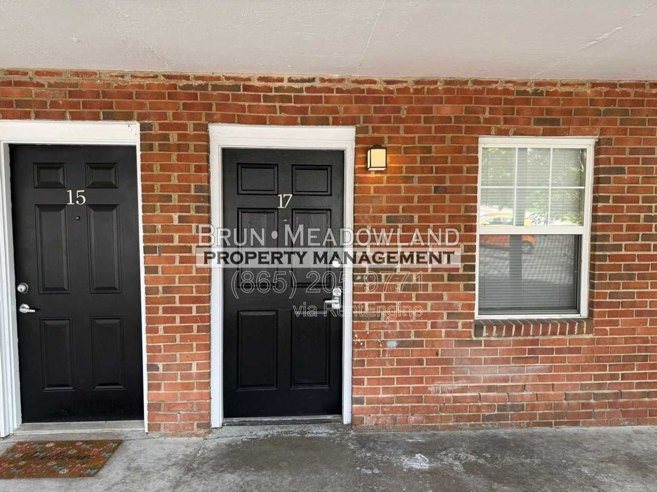 5540 N Broadway St #17 - Photo 2 of 31