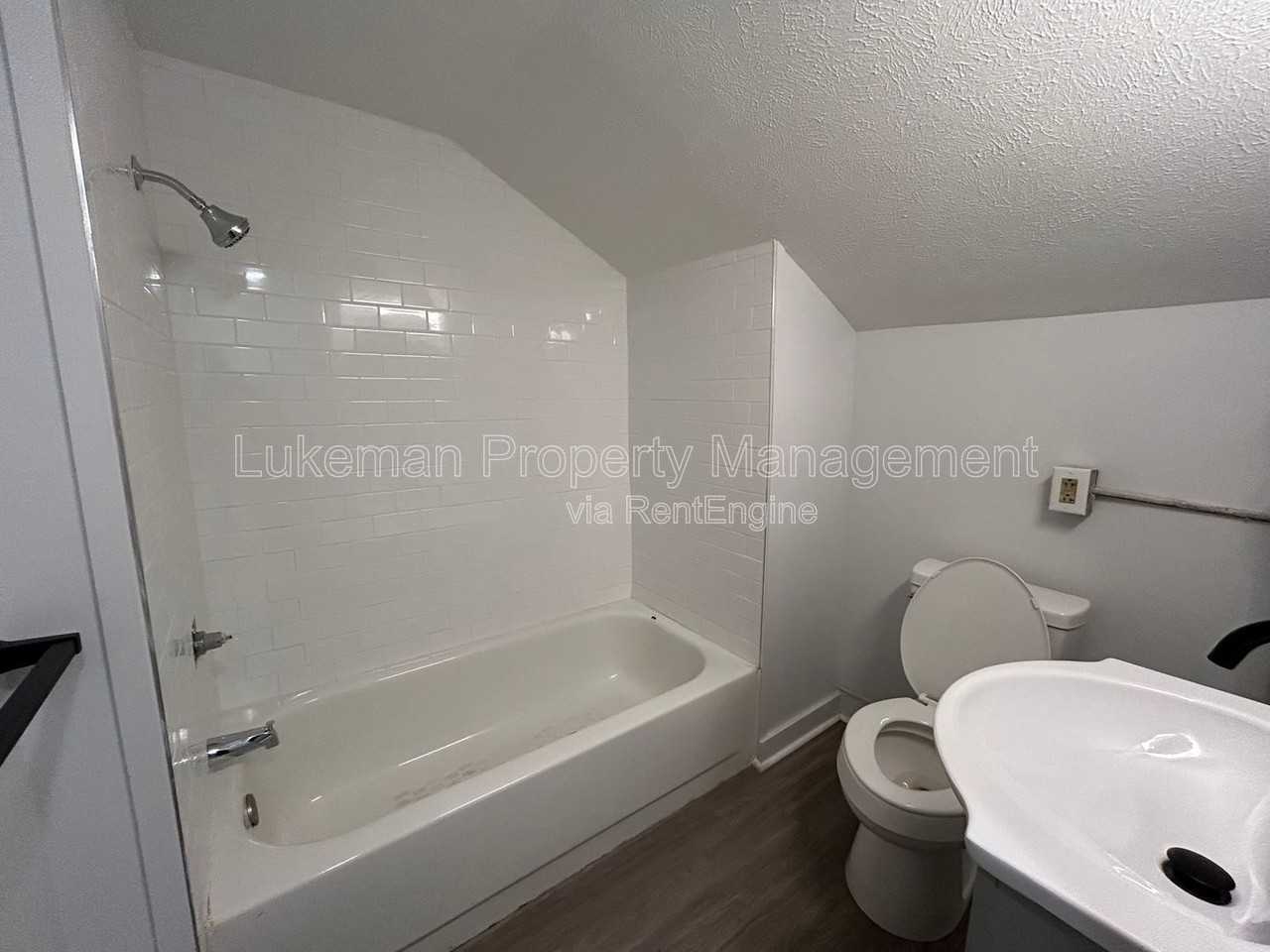 810 Grant St - Photo 5 of 7