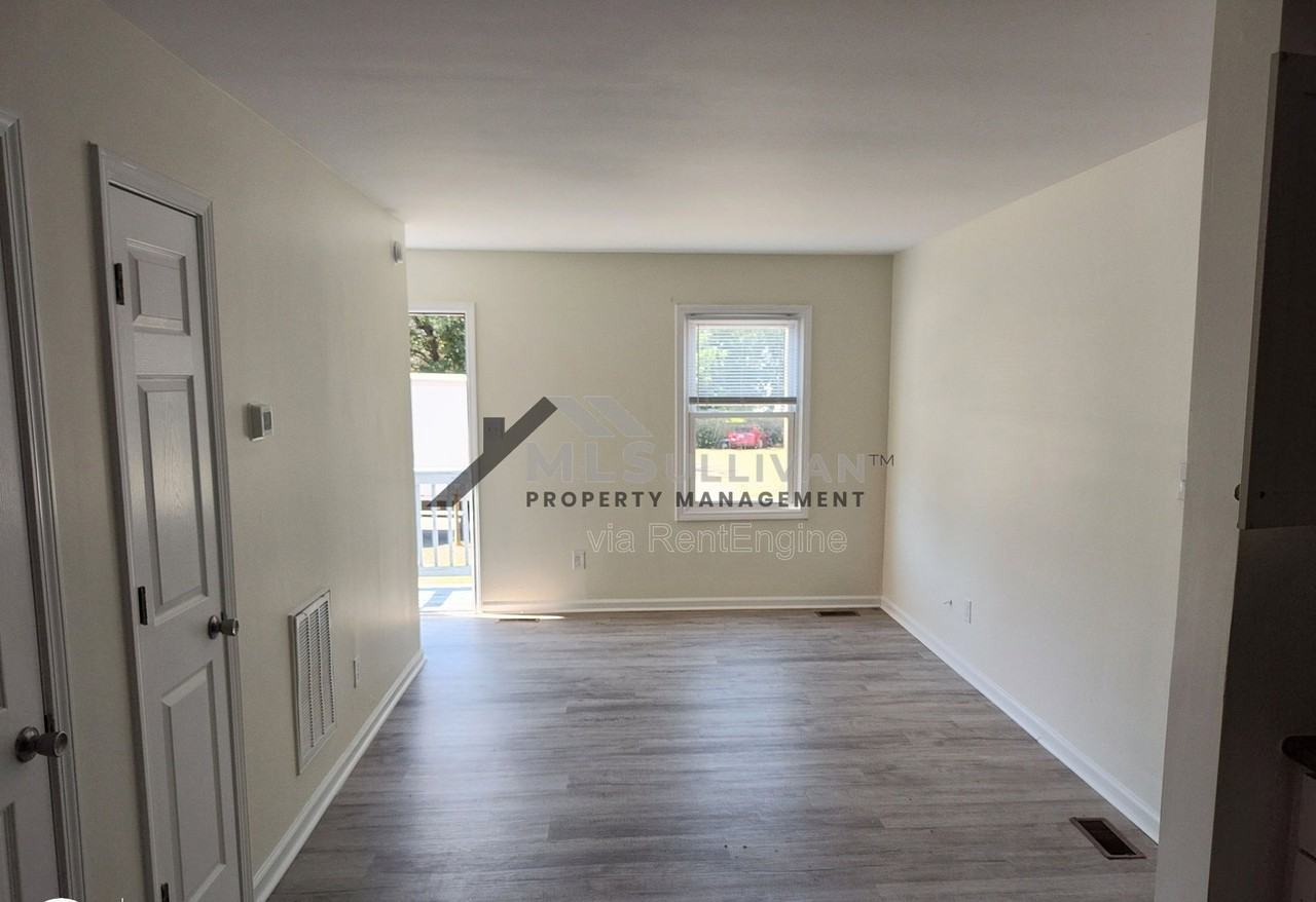 9 Fisher Pl #A - Photo 3 of 10