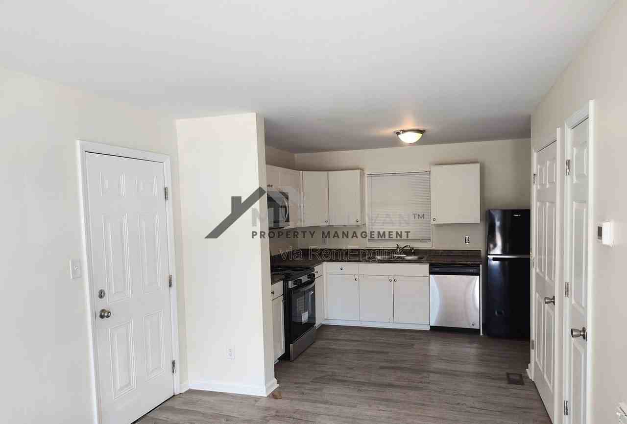 9 Fisher Pl #A - Photo 4 of 10