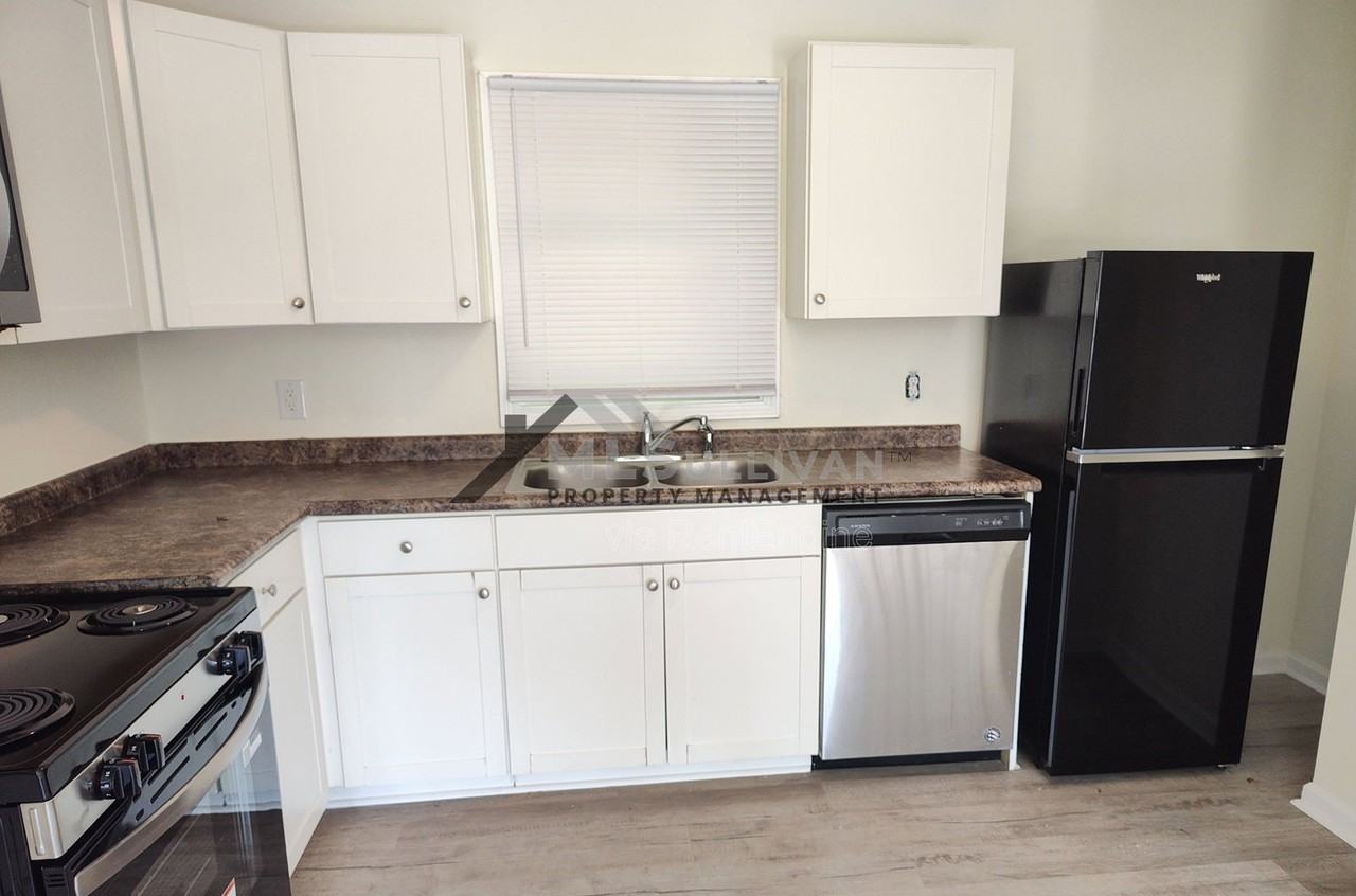 9 Fisher Pl #A - Photo 5 of 10