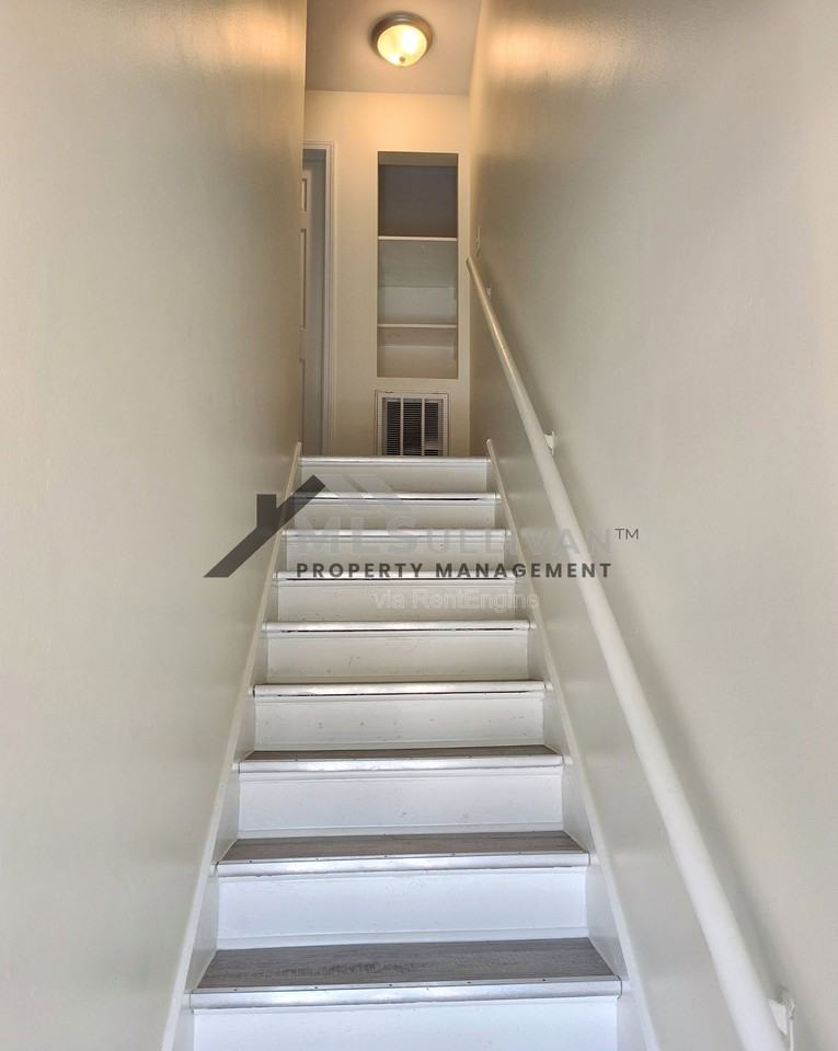 9 Fisher Pl #A - Photo 6 of 10