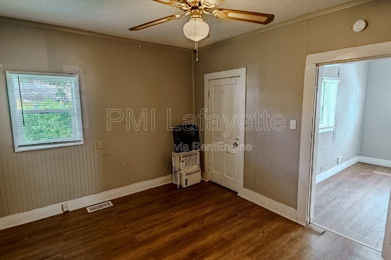 1914 State St #1 - Photo 5 of 29