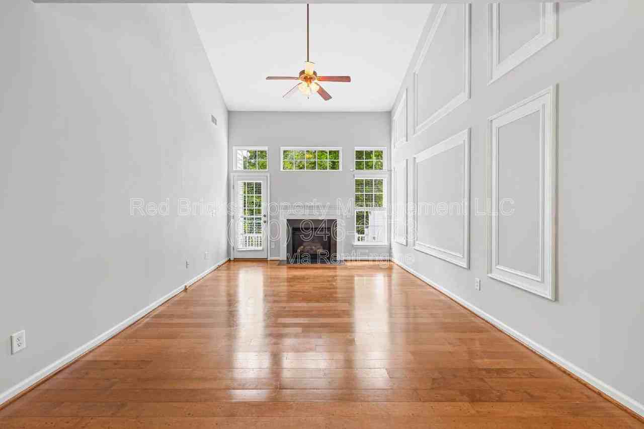 9425 Shumacher Ave Nw - Photo 4 of 29