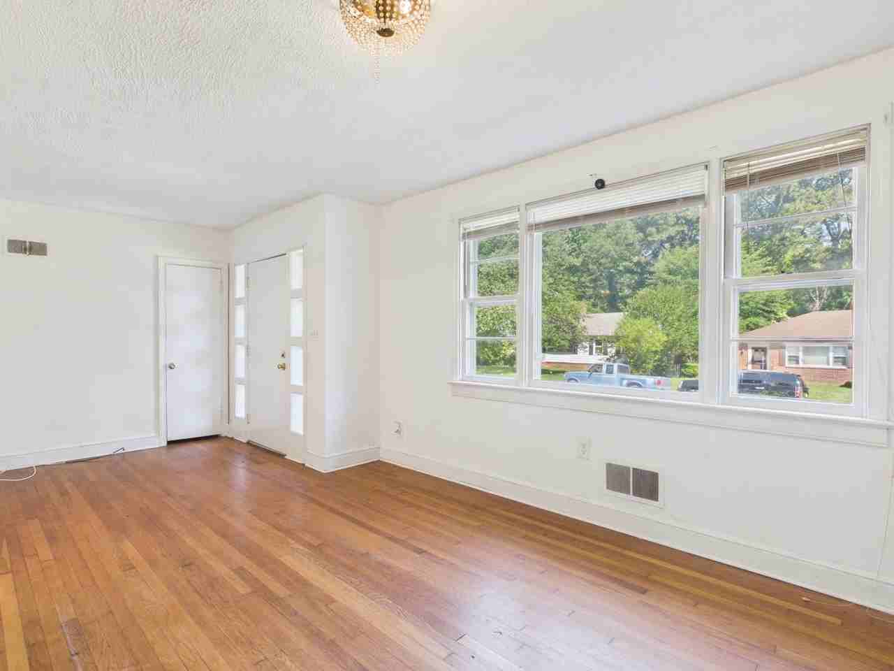 910 Northampton Rd - Photo 6 of 34