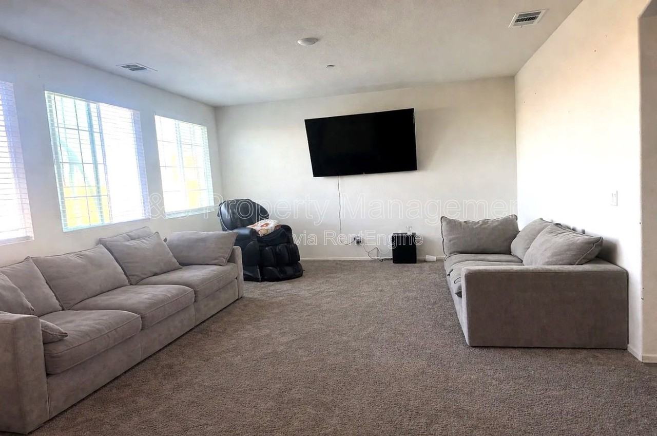 15190 Paseo Verde Pl - Photo 3 of 10