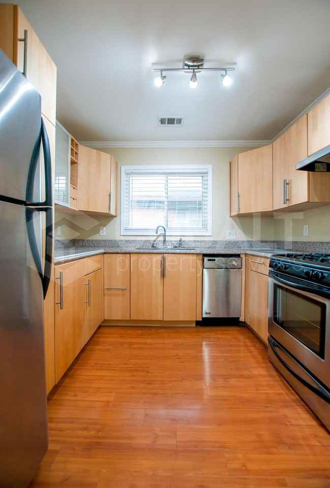 780 Dixie Ave Ne #03 - Photo 3 of 16