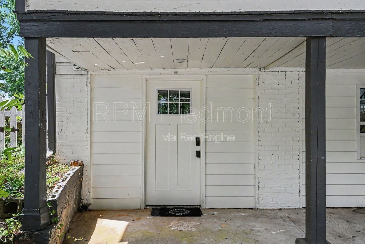 3181 Church St #C - Photo 3 of 18