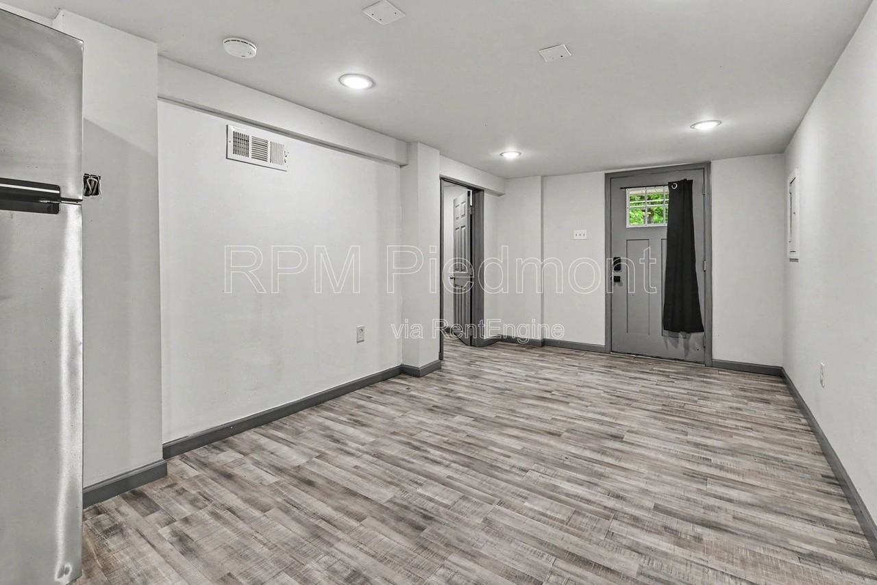3181 Church St #C - Photo 5 of 18