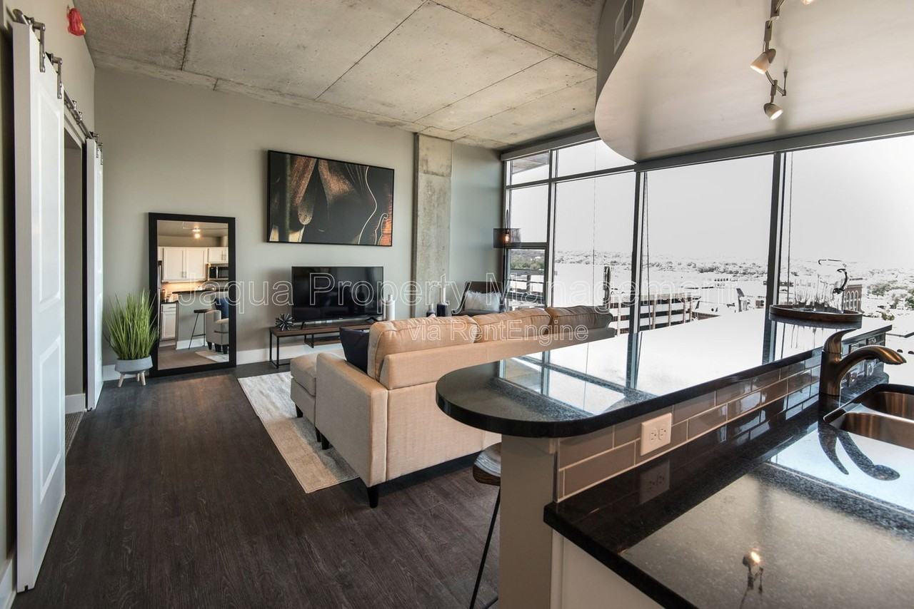 155 W Michigan Ave #905 - Photo 5 of 20