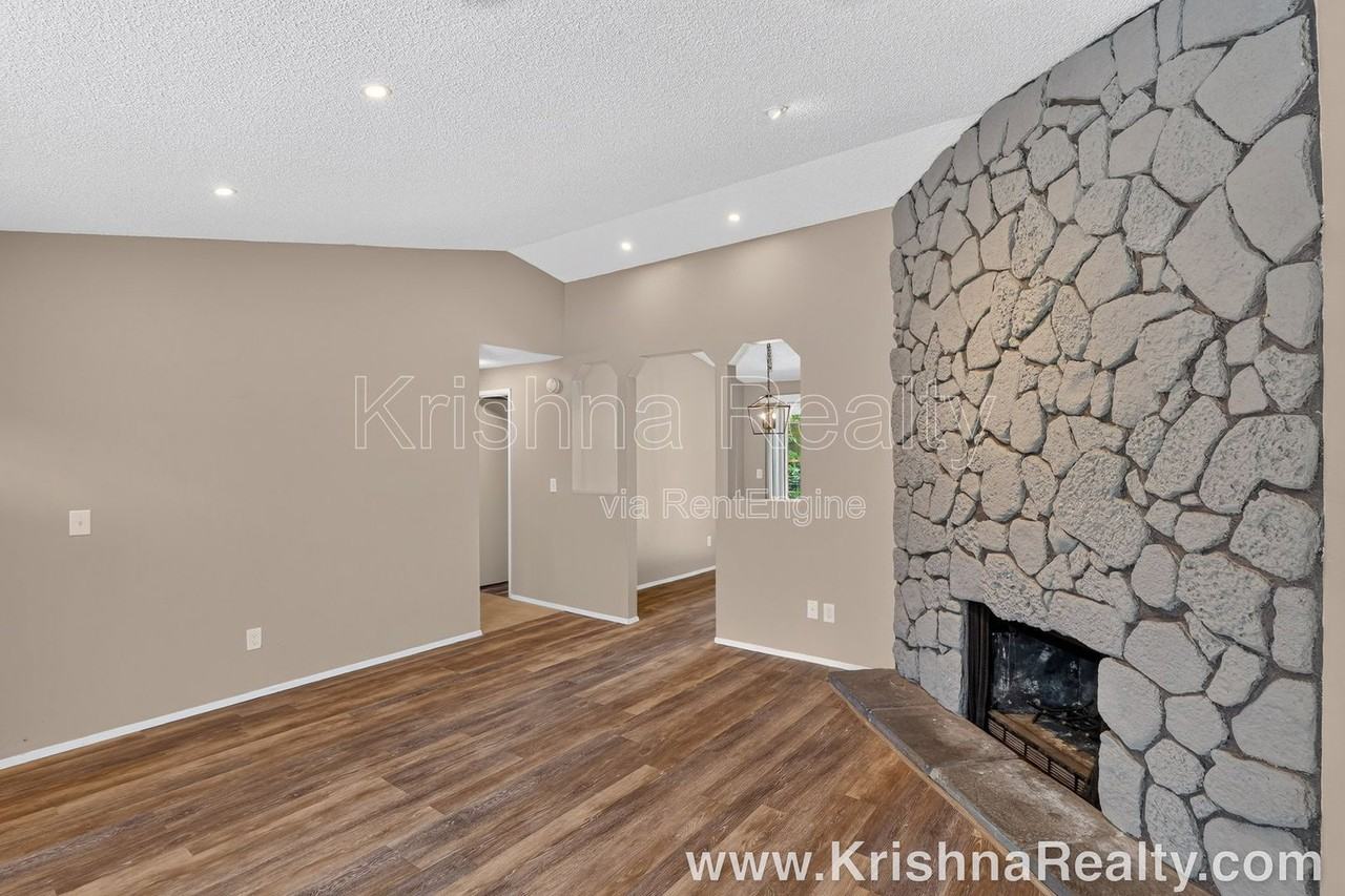 19684 Sw 68th Ave - Photo 5 of 24