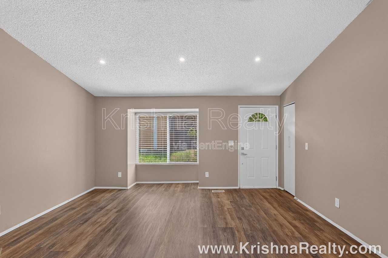 19684 Sw 68th Ave - Photo 6 of 24
