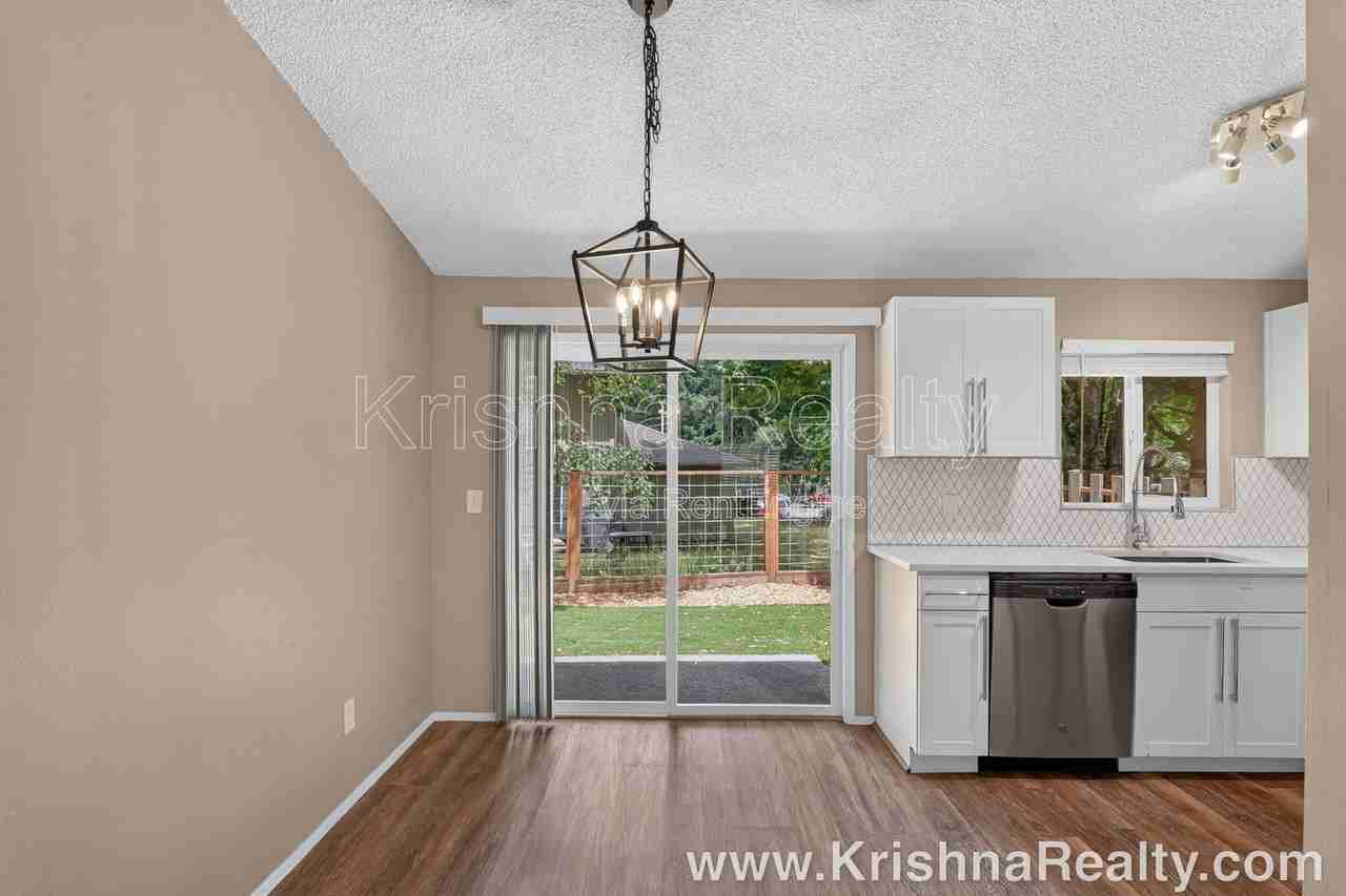 19684 Sw 68th Ave - Photo 7 of 24
