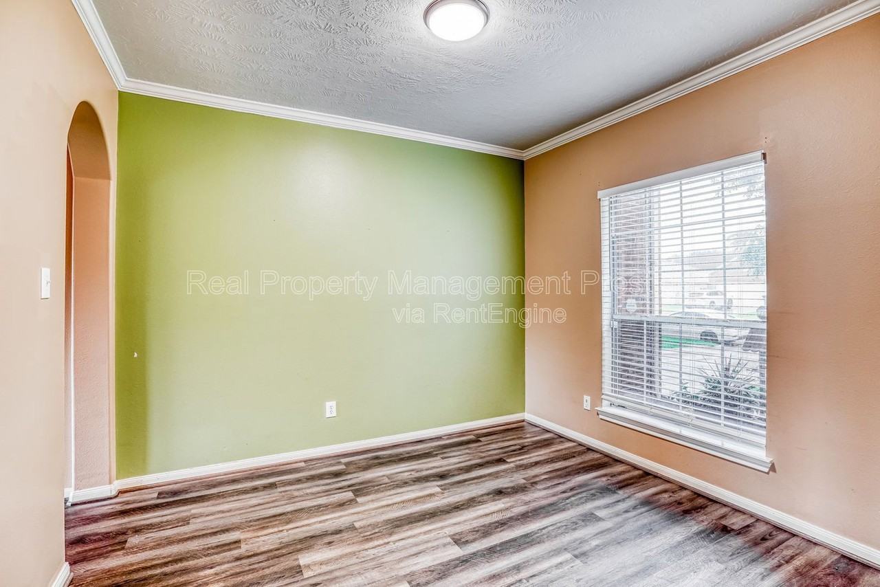 1122 Chase Park Dr - Photo 3 of 16