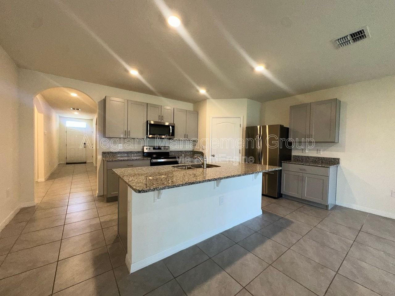 1554 Oak Reserve Dr - Photo 4 of 33