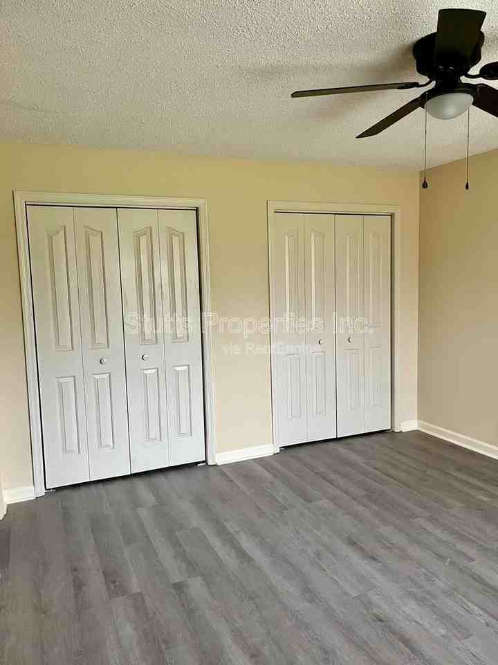 2424 Roberts Ln #D42 - Photo 5 of 12