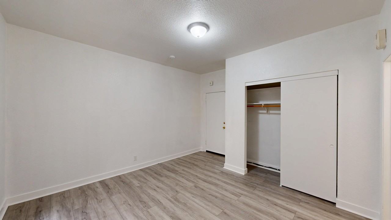434 Leavenworth Street - Photo 2 of 38