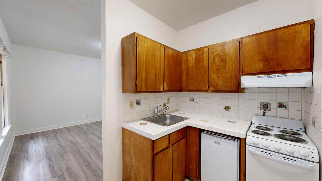 434 Leavenworth Street - Photo 3 of 38