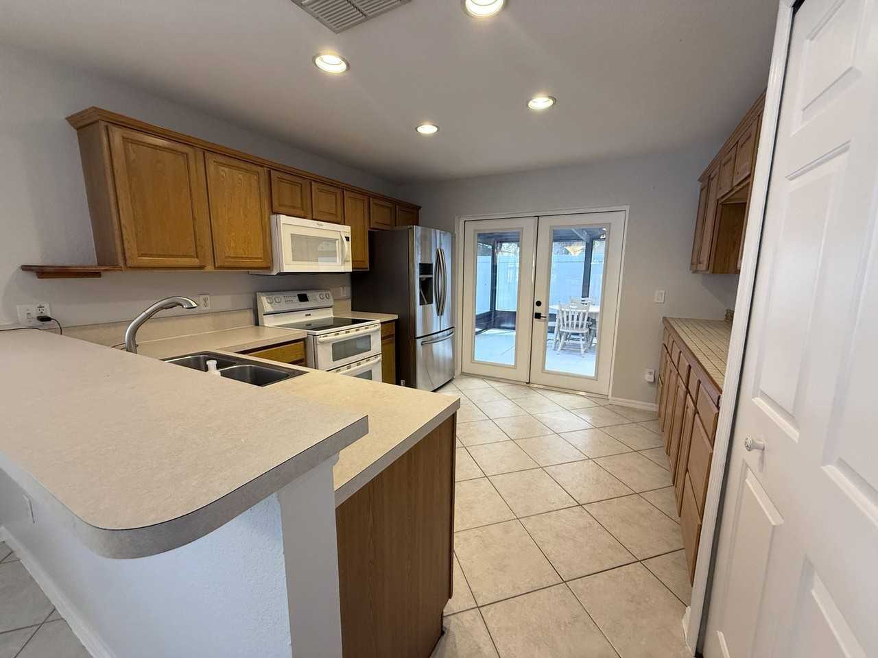 1084 Amanda Kay Cir #1 - Photo 4 of 13